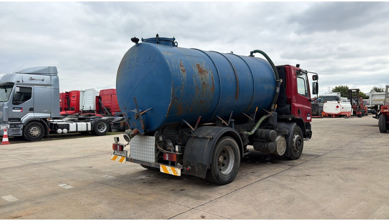 DAF 75 ATI 270 (10500 L / MANUAL PUMP / MANUAL GEARBOX / STEEL SUSP. / LAMES / POMPE MANUELLE) - Truk vakum: gambar 4 DAF 75 ATI 270 (10500 L / MANUAL PUMP / MANUAL GEARBOX / STEEL SUSP. / LAMES / POMPE MANUELLE) - Truk vakum: gambar 4
