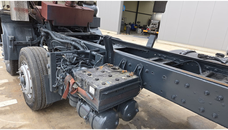 Truk jungkit DAF 85 CF 340 (EURO 2 / MANUAL PUMP / STEEL SUSP. / POSSIBLE AS CHASSIS / 8X4): gambar 11
