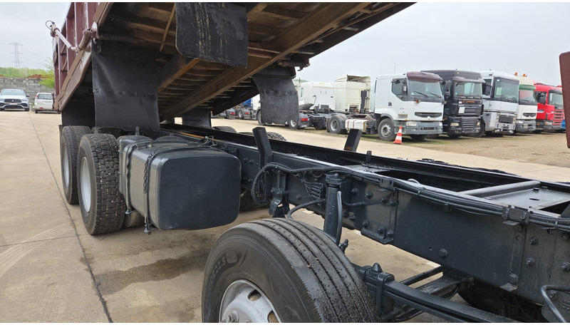 Truk jungkit DAF 85 CF 340 (EURO 2 / MANUAL PUMP / STEEL SUSP. / POSSIBLE AS CHASSIS / 8X4): gambar 19