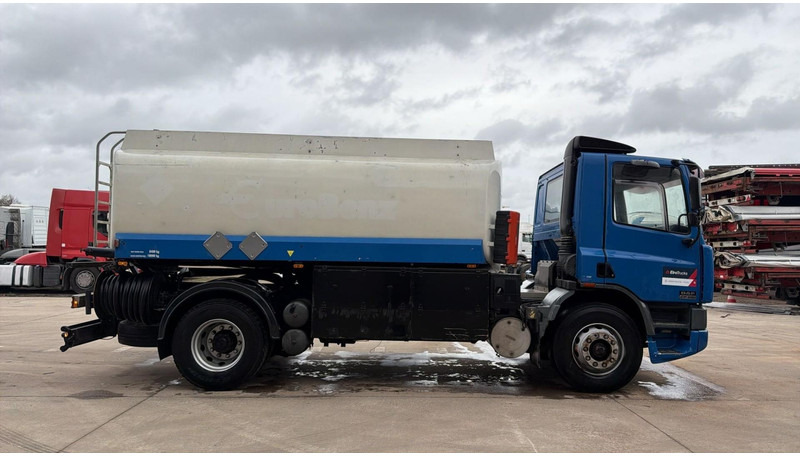 DAF CF 75.290 (15000L / 2 COMPARTIMENTS / MANUAL PUMP / EURO 2 / MANUAL GEARBOX) - Truk tangki: gambar 3 DAF CF 75.290 (15000L / 2 COMPARTIMENTS / MANUAL PUMP / EURO 2 / MANUAL GEARBOX) - Truk tangki: gambar 3