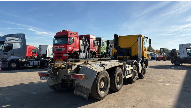 DAF CF 85.360 (BOITE MANUELLE / MANUAL GEARBOX / BIG HUB / GRAND PONT / LAMES / 8X4) - Truk sasis: gambar 4 DAF CF 85.360 (BOITE MANUELLE / MANUAL GEARBOX / BIG HUB / GRAND PONT / LAMES / 8X4) - Truk sasis: gambar 4