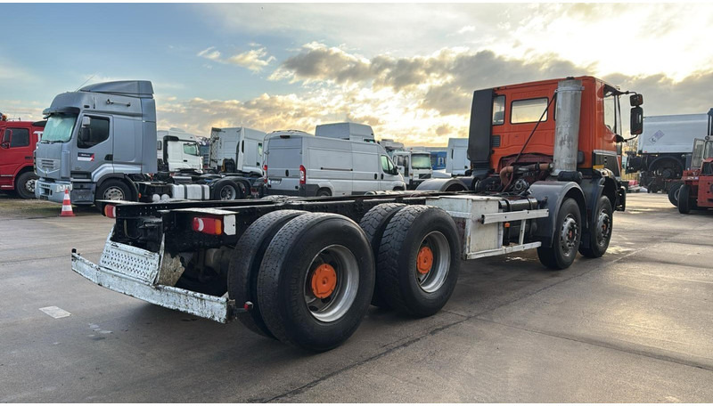 Iveco EUROTRAKKER 340 E 34 (POMPE MANUELLE / GRAND PONT / LAMES / MANUAL PUMP / BIG AXLE / STEEL SUSP.) - Truk sasis: gambar 4 Iveco EUROTRAKKER 340 E 34 (POMPE MANUELLE / GRAND PONT / LAMES / MANUAL PUMP / BIG AXLE / STEEL SUSP.) - Truk sasis: gambar 4