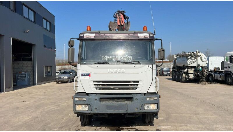 Iveco Eurotrakker 260 E 34 (POMPE MANUELLE / MANUAL PUMP / FASSI F95 GRUE / LAMES / GRAND PONT / BIG AXLE / STEEL SUSP.) - Truk jungkit, Truk derek: gambar 2 Iveco Eurotrakker 260 E 34 (POMPE MANUELLE / MANUAL PUMP / FASSI F95 GRUE / LAMES / GRAND PONT / BIG AXLE / STEEL SUSP.) - Truk jungkit, Truk derek: gambar 2