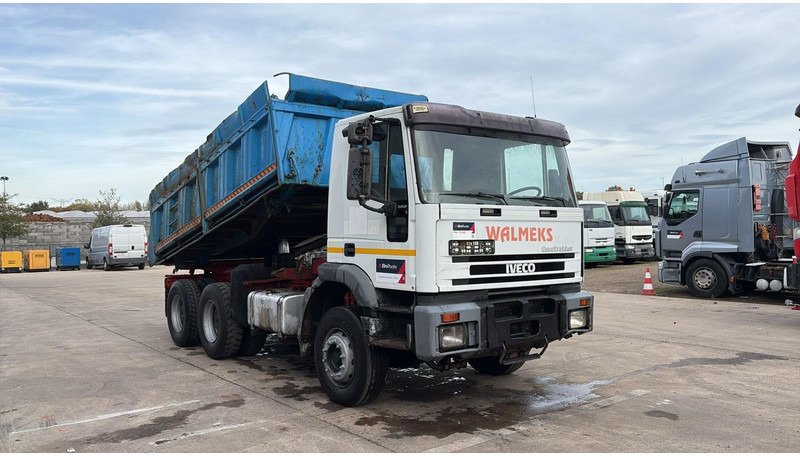 Iveco Eurotrakker 260 E 37 (POMPE MANUELLE / MANUAL PUMP / LAMES / STEEL SUSP. / BIG AXLE / GRANT PONT) - Truk jungkit: gambar 2 Iveco Eurotrakker 260 E 37 (POMPE MANUELLE / MANUAL PUMP / LAMES / STEEL SUSP. / BIG AXLE / GRANT PONT) - Truk jungkit: gambar 2