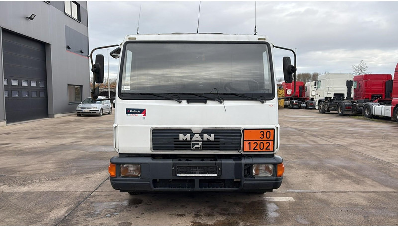 MAN 10.153 (7500L / FULL STEEL / LAMES / BOITE MANUELLE / MANUAL GEARBOX) - Truk tangki: gambar 5 MAN 10.153 (7500L / FULL STEEL / LAMES / BOITE MANUELLE / MANUAL GEARBOX) - Truk tangki: gambar 5