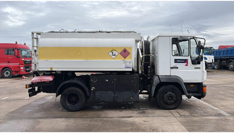 MAN 10.153 (7500L / FULL STEEL / LAMES / BOITE MANUELLE / MANUAL GEARBOX) - Truk tangki: gambar 3 MAN 10.153 (7500L / FULL STEEL / LAMES / BOITE MANUELLE / MANUAL GEARBOX) - Truk tangki: gambar 3