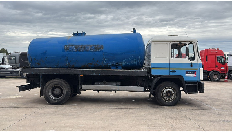 MAN 18.232 (MANUAL PUMP / POMPE MANUELLE / 11.000L) - Truk vakum: gambar 4 MAN 18.232 (MANUAL PUMP / POMPE MANUELLE / 11.000L) - Truk vakum: gambar 4