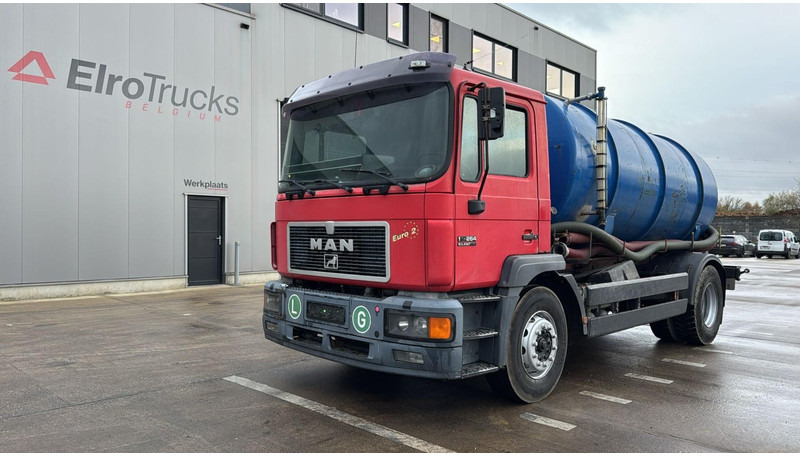 MAN 18.264 F2000 (11000L / EURO 2 / MANUAL GEARBOX / 6 CYLINDER) - Truk vakum: gambar 1 MAN 18.264 F2000 (11000L / EURO 2 / MANUAL GEARBOX / 6 CYLINDER) - Truk vakum: gambar 1