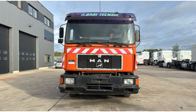 MAN 25.272 (MANUAL PUMP / POMPE MANUELLE / 15000 L) - Truk vakum: gambar 5 MAN 25.272 (MANUAL PUMP / POMPE MANUELLE / 15000 L) - Truk vakum: gambar 5