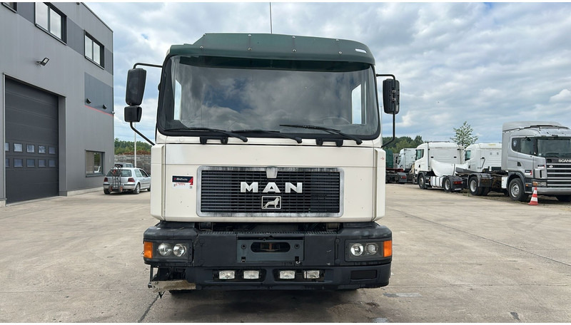 MAN 26.312 (6 CYLINDER / 6X2 / BELGIAN TRUCK IN GOOD CONDITION) - Truk sasis: gambar 2 MAN 26.312 (6 CYLINDER / 6X2 / BELGIAN TRUCK IN GOOD CONDITION) - Truk sasis: gambar 2
