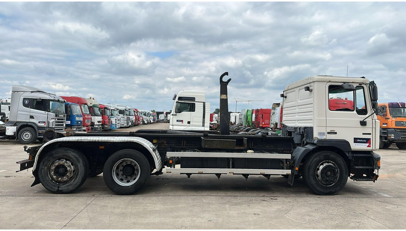 MAN 26.312 (6 CYLINDER / 6X2 / BELGIAN TRUCK IN GOOD CONDITION) - Hook lift: gambar 4 MAN 26.312 (6 CYLINDER / 6X2 / BELGIAN TRUCK IN GOOD CONDITION) - Hook lift: gambar 4