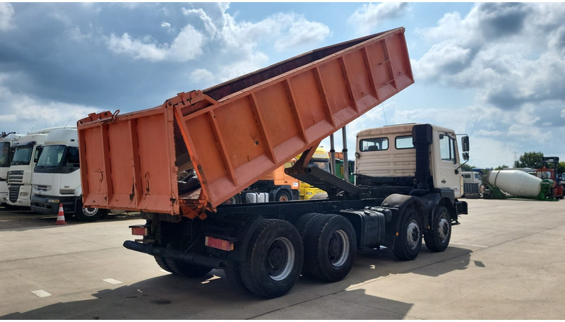 MAN 32.372 (BIG AXLE / STEEL SUSPENSION / MANUAL PUMP / 6 CYLINDER) - Truk jungkit: gambar 5 MAN 32.372 (BIG AXLE / STEEL SUSPENSION / MANUAL PUMP / 6 CYLINDER) - Truk jungkit: gambar 5