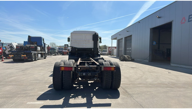 MAN 33.464 (6 CYLINDER / EURO 2 / SEMI MANUAL PUMP / BIG AXLE / STEEL SUSP. / LAMES) - Truk sasis: gambar 5 MAN 33.464 (6 CYLINDER / EURO 2 / SEMI MANUAL PUMP / BIG AXLE / STEEL SUSP. / LAMES) - Truk sasis: gambar 5