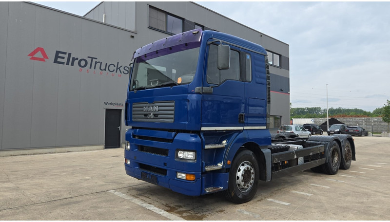 MAN TGA 26.460 (MANUAL PUMP / POMPE MANUELLE / MANUAL GEARBOX / BOITE MANUELLE / 6X2 / FRONT STEEL / DEVANT LAMES) - Truk sasis: gambar 1 MAN TGA 26.460 (MANUAL PUMP / POMPE MANUELLE / MANUAL GEARBOX / BOITE MANUELLE / 6X2 / FRONT STEEL / DEVANT LAMES) - Truk sasis: gambar 1