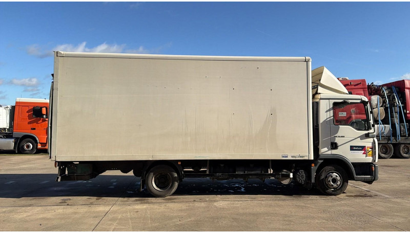 MAN TGL 8.180 (MANUAL GEARBOX / BOITE MANUELLE / CAMION BELGE / BELGIAN TRUCK) - Truk box: gambar 3 MAN TGL 8.180 (MANUAL GEARBOX / BOITE MANUELLE / CAMION BELGE / BELGIAN TRUCK) - Truk box: gambar 3