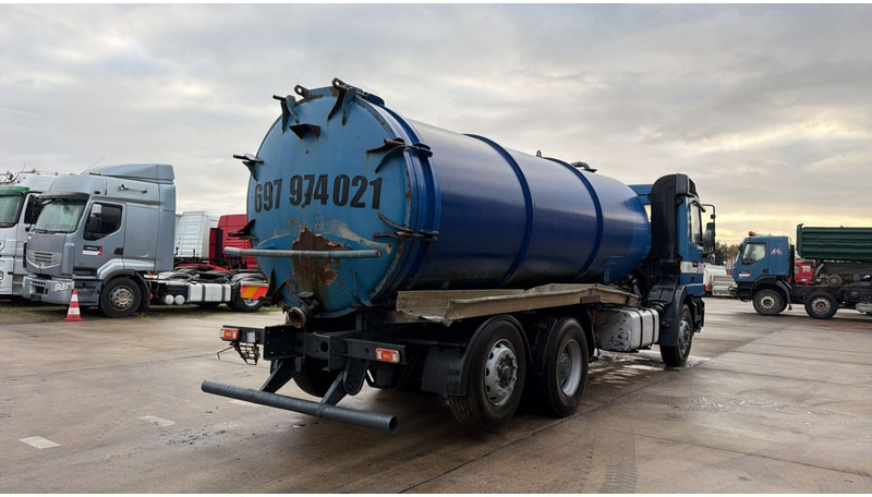 Mercedes-Benz ACTROS 2531 (16000 L / GRAND PONT / EPS / 6X2 / 3 PEDALES / V6) - Truk vakum: gambar 4 Mercedes-Benz ACTROS 2531 (16000 L / GRAND PONT / EPS / 6X2 / 3 PEDALES / V6) - Truk vakum: gambar 4