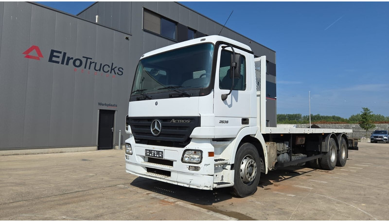 Mercedes-Benz Actros 2636 (6X4 / LAMES / GRAND PONT / MP2 / STEEL SUSP. / BOITE MANUELLE / MANUAL GEARBOX / 9M CHASSIS !!!) - Truk flatbed: gambar 1 Mercedes-Benz Actros 2636 (6X4 / LAMES / GRAND PONT / MP2 / STEEL SUSP. / BOITE MANUELLE / MANUAL GEARBOX / 9M CHASSIS !!!) - Truk flatbed: gambar 1