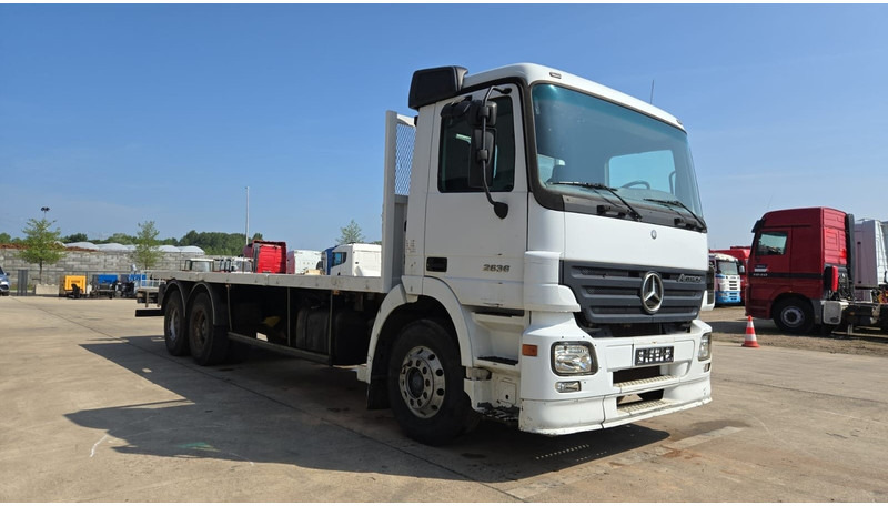 Mercedes-Benz Actros 2636 (6X4 / LAMES / GRAND PONT / MP2 / STEEL SUSP. / BOITE MANUELLE / MANUAL GEARBOX / 9M CHASSIS !!!) - Truk flatbed: gambar 3 Mercedes-Benz Actros 2636 (6X4 / LAMES / GRAND PONT / MP2 / STEEL SUSP. / BOITE MANUELLE / MANUAL GEARBOX / 9M CHASSIS !!!) - Truk flatbed: gambar 3