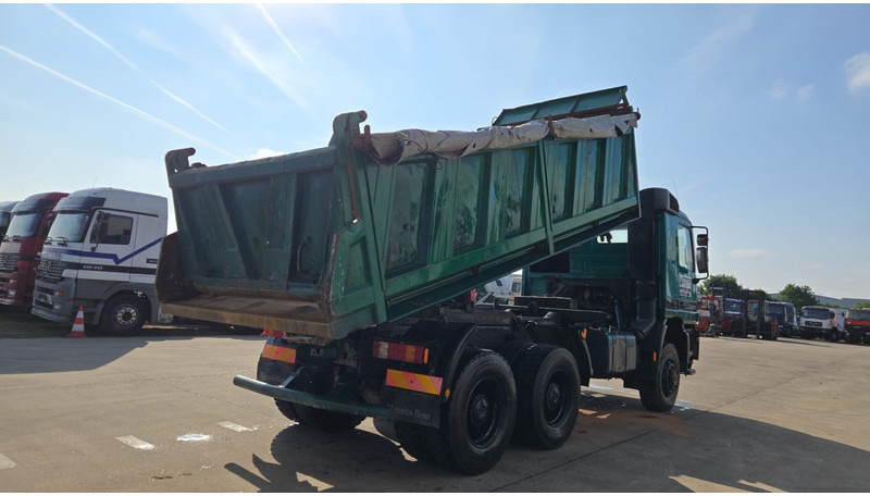 Mercedes-Benz Actros 3331 (BOITE MANUELLE / 6X6 / LAMES / GRAND PONT / V6) - Truk jungkit: gambar 5 Mercedes-Benz Actros 3331 (BOITE MANUELLE / 6X6 / LAMES / GRAND PONT / V6) - Truk jungkit: gambar 5