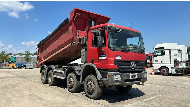 Mercedes-Benz Actros 4141 (8X6 / LAMES / STEEL / BIG AXLE / GRAND PONT / TAMBOURS / MANUAL GETRIEBE / MANUAL GEARBOX) - Truk jungkit: gambar 3 Mercedes-Benz Actros 4141 (8X6 / LAMES / STEEL / BIG AXLE / GRAND PONT / TAMBOURS / MANUAL GETRIEBE / MANUAL GEARBOX) - Truk jungkit: gambar 3