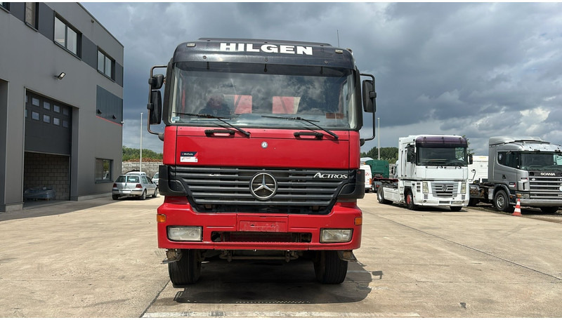 Mercedes-Benz Actros 4143 (8X6 / LAMES / EPS / V6 / GRAND PONT / BIG AXLE / 3 PEDALES) - Truk jungkit: gambar 2 Mercedes-Benz Actros 4143 (8X6 / LAMES / EPS / V6 / GRAND PONT / BIG AXLE / 3 PEDALES) - Truk jungkit: gambar 2