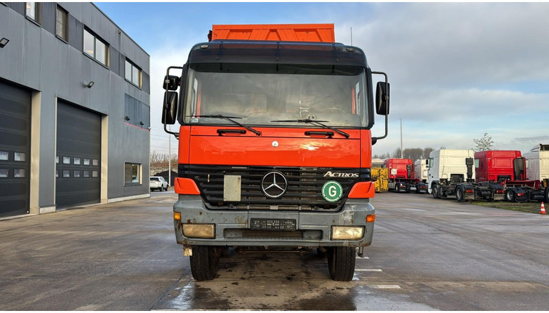 Mercedes-Benz Actros 4143 (EPS / 8X6 / LAMES / GRAND PONT / STEEL SUSP. / BIG AXLE / V6) - Truk jungkit: gambar 2 Mercedes-Benz Actros 4143 (EPS / 8X6 / LAMES / GRAND PONT / STEEL SUSP. / BIG AXLE / V6) - Truk jungkit: gambar 2