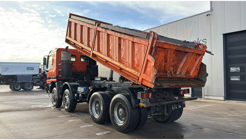 Mercedes-Benz Actros 4143 (EPS / 8X6 / LAMES / GRAND PONT / STEEL SUSP. / BIG AXLE / V6) - Truk jungkit: gambar 5 Mercedes-Benz Actros 4143 (EPS / 8X6 / LAMES / GRAND PONT / STEEL SUSP. / BIG AXLE / V6) - Truk jungkit: gambar 5