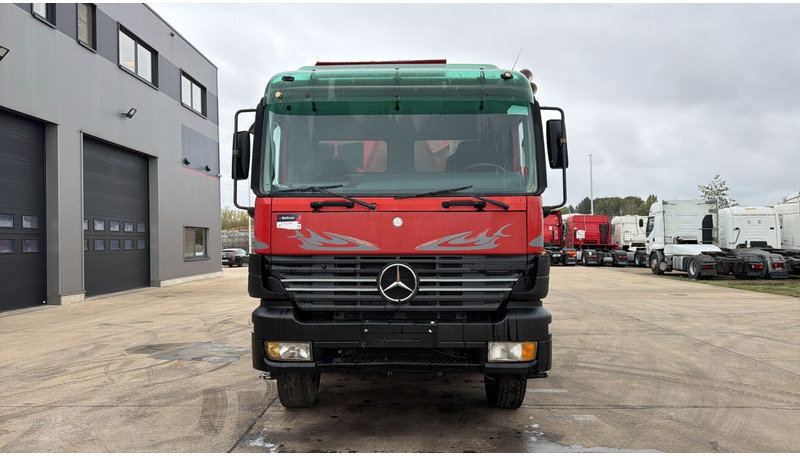 Mercedes-Benz Actros 4143 (GRAND PONT / BOITE MANUELLE / LAMES / 8X4 / STEEL SUSP.) - Truk jungkit: gambar 2 Mercedes-Benz Actros 4143 (GRAND PONT / BOITE MANUELLE / LAMES / 8X4 / STEEL SUSP.) - Truk jungkit: gambar 2
