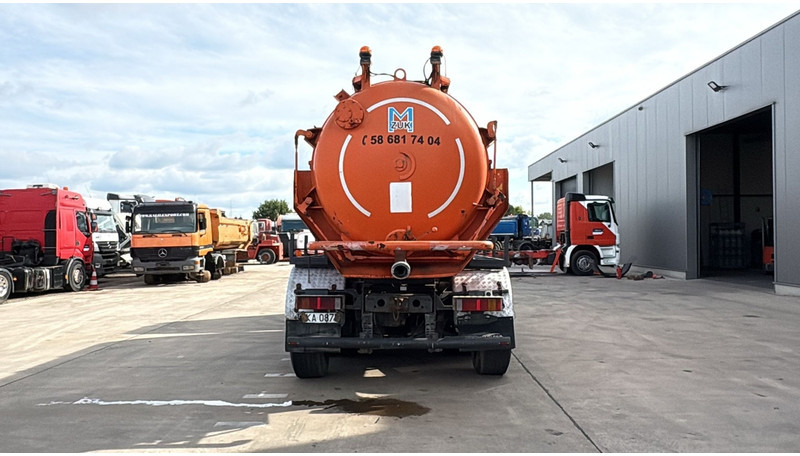 Mercedes-Benz Atego 2528 (14500L / LAMES DEVANT / 6X2 / BOITE MANUELLE) - Truk vakum: gambar 5 Mercedes-Benz Atego 2528 (14500L / LAMES DEVANT / 6X2 / BOITE MANUELLE) - Truk vakum: gambar 5