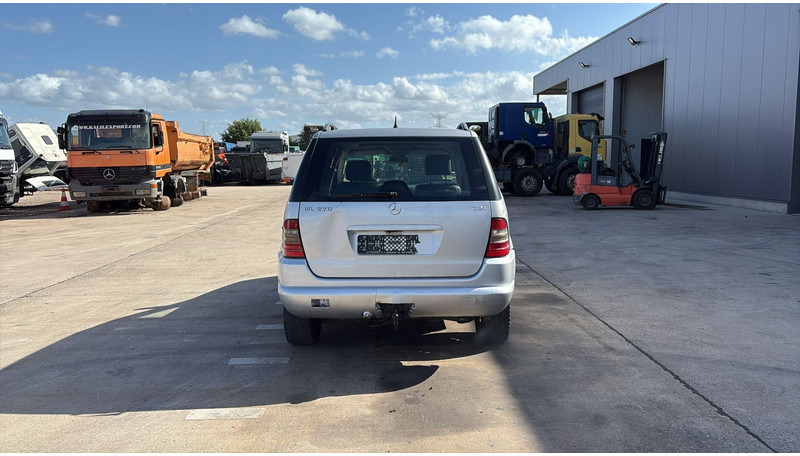 Mercedes-Benz M-Klasse ML 270 CDI - Mobil SUV: gambar 5 Mercedes-Benz M-Klasse ML 270 CDI - Mobil SUV: gambar 5