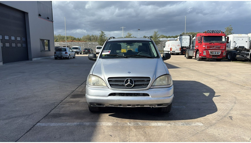 Mercedes-Benz M-Klasse ML 270 CDI - Mobil SUV: gambar 2 Mercedes-Benz M-Klasse ML 270 CDI - Mobil SUV: gambar 2