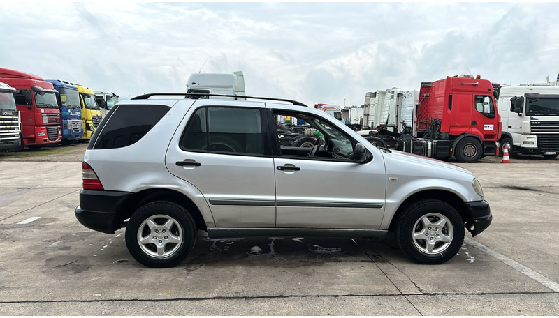 Mercedes-Benz M-Klasse ML 270 CDI - Mobil SUV: gambar 4 Mercedes-Benz M-Klasse ML 270 CDI - Mobil SUV: gambar 4