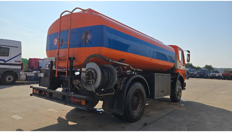 Mercedes-Benz SK 1619 (12.400L / GERMAN TRUCK / CAMION ALLEMAGNE / LAMES / GRAND PONT / V6) - Truk tangki: gambar 5 Mercedes-Benz SK 1619 (12.400L / GERMAN TRUCK / CAMION ALLEMAGNE / LAMES / GRAND PONT / V6) - Truk tangki: gambar 5