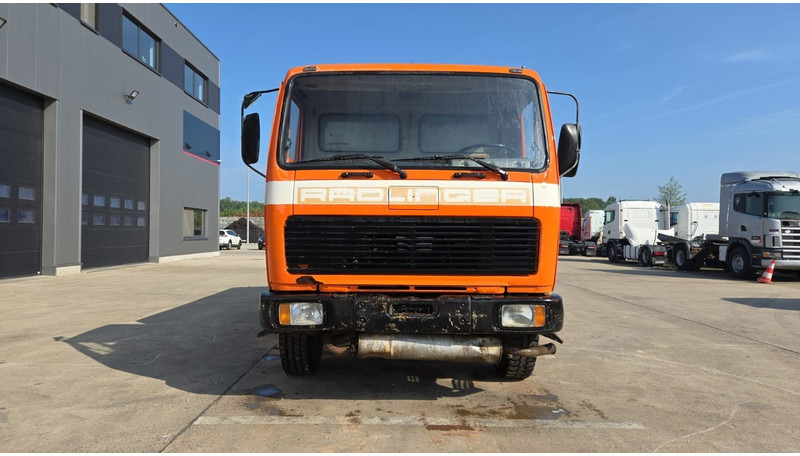 Mercedes-Benz SK 1619 (12.400L / GERMAN TRUCK / CAMION ALLEMAGNE / LAMES / GRAND PONT / V6) - Truk tangki: gambar 2 Mercedes-Benz SK 1619 (12.400L / GERMAN TRUCK / CAMION ALLEMAGNE / LAMES / GRAND PONT / V6) - Truk tangki: gambar 2