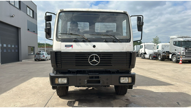 Mercedes-Benz SK 1722 (LAMES / GRAND PONT / V6 / BOITE MANUELLE / POMPE MANUELLE) - Truk jungkit: gambar 2 Mercedes-Benz SK 1722 (LAMES / GRAND PONT / V6 / BOITE MANUELLE / POMPE MANUELLE) - Truk jungkit: gambar 2