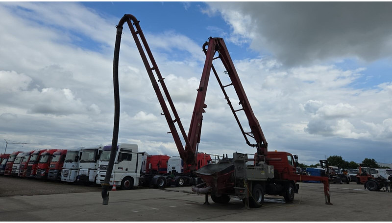 Mercedes-Benz SK 1824 (V6 / LAMES / GRAND PONT / PUTZMEISTER 24M/ JOYSTICK / RADIO) - Truk pompa beton: gambar 4 Mercedes-Benz SK 1824 (V6 / LAMES / GRAND PONT / PUTZMEISTER 24M/ JOYSTICK / RADIO) - Truk pompa beton: gambar 4