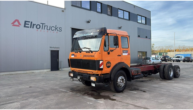 Mercedes-Benz SK 2222 (V6 / FULL STEEL / LAMES / BOITE MANUELLE / POMPE MANUELLE / 8 ROUES / 6X2) - Truk sasis: gambar 1 Mercedes-Benz SK 2222 (V6 / FULL STEEL / LAMES / BOITE MANUELLE / POMPE MANUELLE / 8 ROUES / 6X2) - Truk sasis: gambar 1