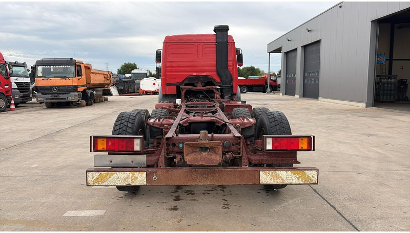 Mercedes-Benz SK 2233 (GRAND PONT / V8 AVEC 2X TURBO / BIG AXLE) - Truk sasis: gambar 5 Mercedes-Benz SK 2233 (GRAND PONT / V8 AVEC 2X TURBO / BIG AXLE) - Truk sasis: gambar 5