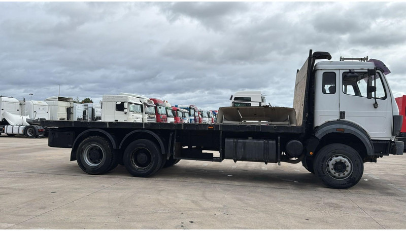 Mercedes-Benz SK 2638 (LAMES / GRAND PONT / V8 AVEC 2X TURBO / BIG AXLE / STEEL SUSP.) - Truk flatbed: gambar 3 Mercedes-Benz SK 2638 (LAMES / GRAND PONT / V8 AVEC 2X TURBO / BIG AXLE / STEEL SUSP.) - Truk flatbed: gambar 3