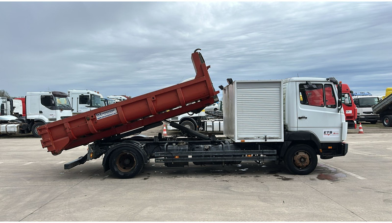 Mercedes-Benz SK 814 (BELGIAN TRUCK / HOOK / PERFECT CONDITION !!! / WITH CONTAINER / 363000 KM !!!! ) - Hook lift: gambar 5 Mercedes-Benz SK 814 (BELGIAN TRUCK / HOOK / PERFECT CONDITION !!! / WITH CONTAINER / 363000 KM !!!! ) - Hook lift: gambar 5