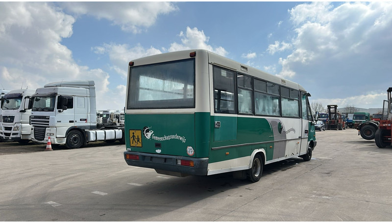 Mercedes-Benz Vario 614 (BELGIAN BUS / MANUAL PUMP / POMPE MANUELLE / BOITE MANUELLE / LAMES) - Bus kota: gambar 5 Mercedes-Benz Vario 614 (BELGIAN BUS / MANUAL PUMP / POMPE MANUELLE / BOITE MANUELLE / LAMES) - Bus kota: gambar 5