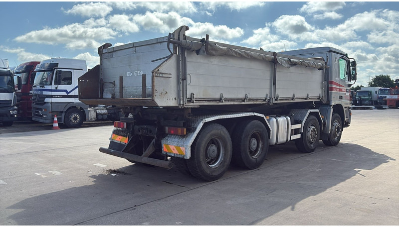 Mercedes-Benz actros 3241 (8X4 / LAMES / GRAND PONT / GRAND BENNE / 3 PONTS / TRES BONNE ETAT) - Truk jungkit: gambar 5 Mercedes-Benz actros 3241 (8X4 / LAMES / GRAND PONT / GRAND BENNE / 3 PONTS / TRES BONNE ETAT) - Truk jungkit: gambar 5