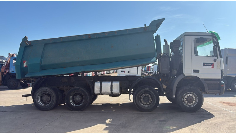 Mercedes-Benz actros 4140 (8X6 / LAMES / GRAND PONT / BOITE MANUELLE / MANUAL GEARBOX) - Truk jungkit: gambar 4 Mercedes-Benz actros 4140 (8X6 / LAMES / GRAND PONT / BOITE MANUELLE / MANUAL GEARBOX) - Truk jungkit: gambar 4