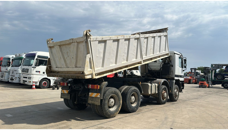 Mercedes-Benz actros 4140 (8X8 / BOITE MANUELLE / MANUAL GEARBOX / LAMES / GRAND PONT / BIG AXLE) - Truk jungkit: gambar 4 Mercedes-Benz actros 4140 (8X8 / BOITE MANUELLE / MANUAL GEARBOX / LAMES / GRAND PONT / BIG AXLE) - Truk jungkit: gambar 4