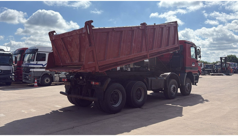 Mercedes-Benz actros 4140 (EPS / 8X6 / LAMES / GRAND PONT / GRAND BENNE / 3 PONTS / TRES BONNE ETAT) - Truk jungkit: gambar 5 Mercedes-Benz actros 4140 (EPS / 8X6 / LAMES / GRAND PONT / GRAND BENNE / 3 PONTS / TRES BONNE ETAT) - Truk jungkit: gambar 5