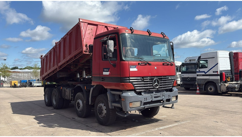 Mercedes-Benz actros 4140 (EPS / 8X6 / LAMES / GRAND PONT / GRAND BENNE / 3 PONTS / TRES BONNE ETAT) - Truk jungkit: gambar 3 Mercedes-Benz actros 4140 (EPS / 8X6 / LAMES / GRAND PONT / GRAND BENNE / 3 PONTS / TRES BONNE ETAT) - Truk jungkit: gambar 3