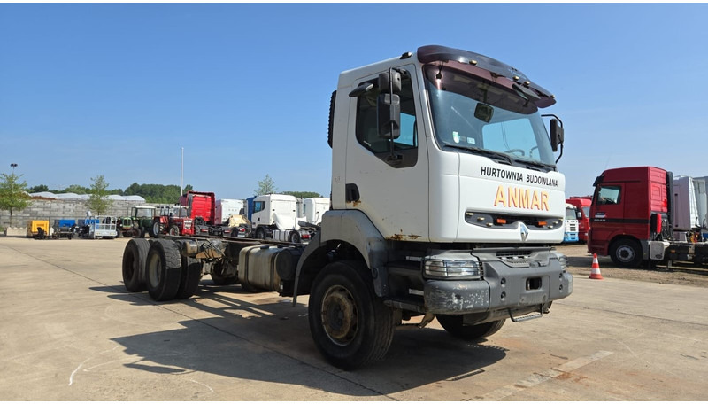 Renault Kerax 370 (6X4 / LAMES / STEEL SUSP. / GRAND PONT / BOITE MANUELLE) - Truk sasis: gambar 3 Renault Kerax 370 (6X4 / LAMES / STEEL SUSP. / GRAND PONT / BOITE MANUELLE) - Truk sasis: gambar 3