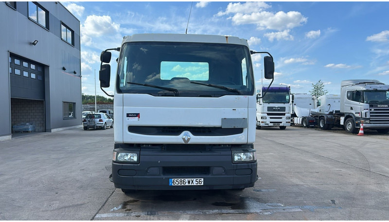 Renault PREMIUM 260 (CAMION FRANCAIS / LAMES / STEEL SUSP. / BOITE MANUELLE / POMPE MANUELLE) - Truk sasis: gambar 2 Renault PREMIUM 260 (CAMION FRANCAIS / LAMES / STEEL SUSP. / BOITE MANUELLE / POMPE MANUELLE) - Truk sasis: gambar 2