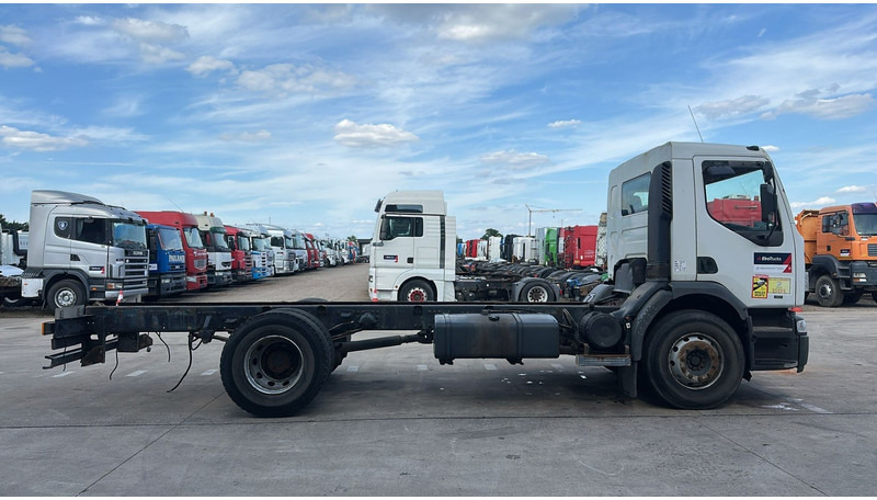 Renault PREMIUM 260 (CAMION FRANCAIS / LAMES / STEEL SUSP. / BOITE MANUELLE / POMPE MANUELLE) - Truk sasis: gambar 5 Renault PREMIUM 260 (CAMION FRANCAIS / LAMES / STEEL SUSP. / BOITE MANUELLE / POMPE MANUELLE) - Truk sasis: gambar 5