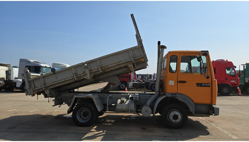 Renault S 150 (POMPE MANUELLE / LAMES / MANUAL PUMP) - Truk jungkit: gambar 4 Renault S 150 (POMPE MANUELLE / LAMES / MANUAL PUMP) - Truk jungkit: gambar 4